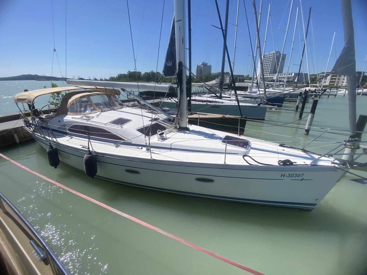 Bavaria Vision 40 Yacht - hihetetlen áron!