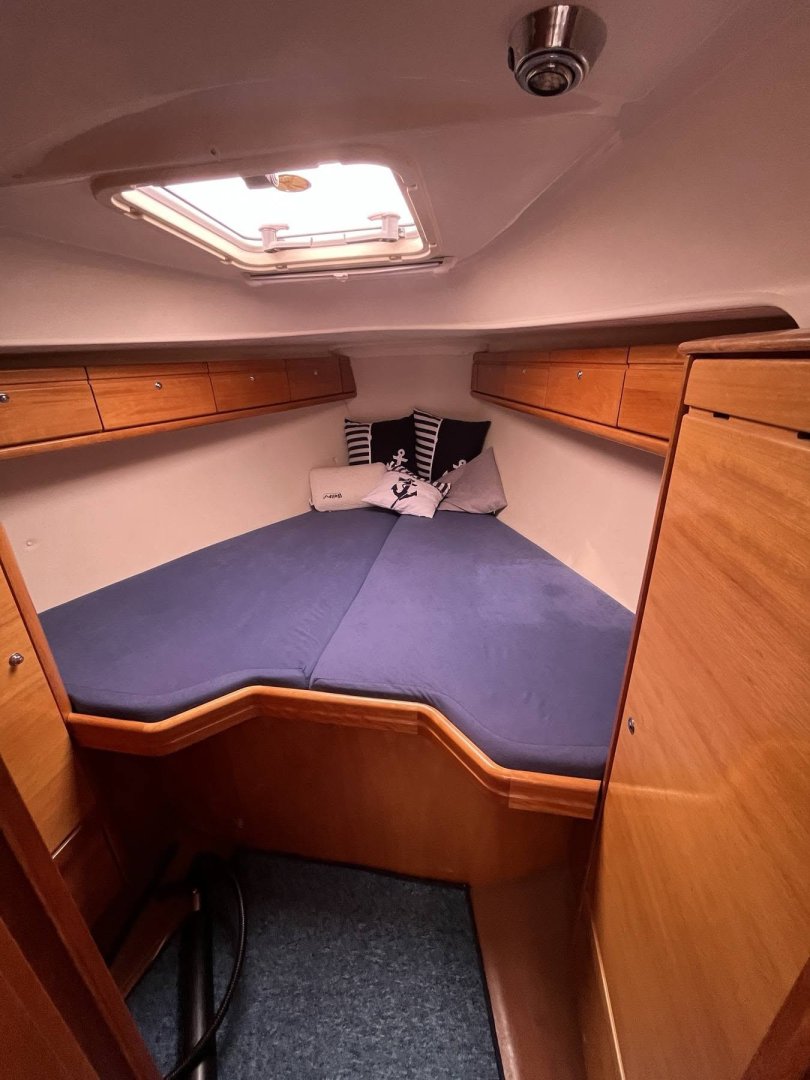 Bavaria 33 Cruiser Vitorláshajó (2007) – Teljesen makuláltlan, kompromisszummentes állapot! - kép 2